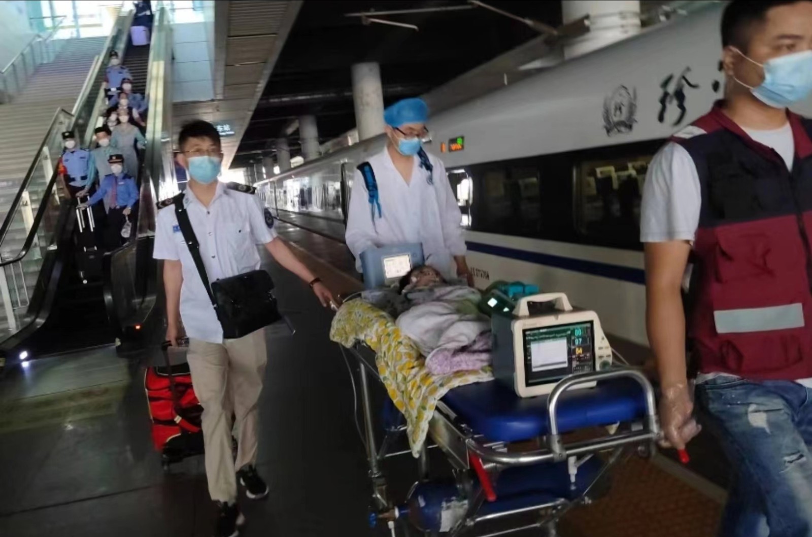 措美县高铁转运公司