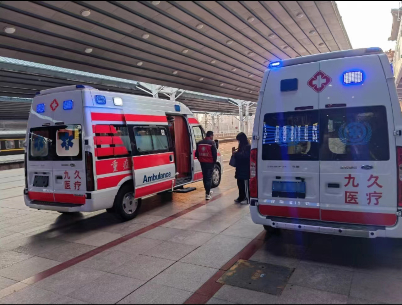 措美县救护车长途转运